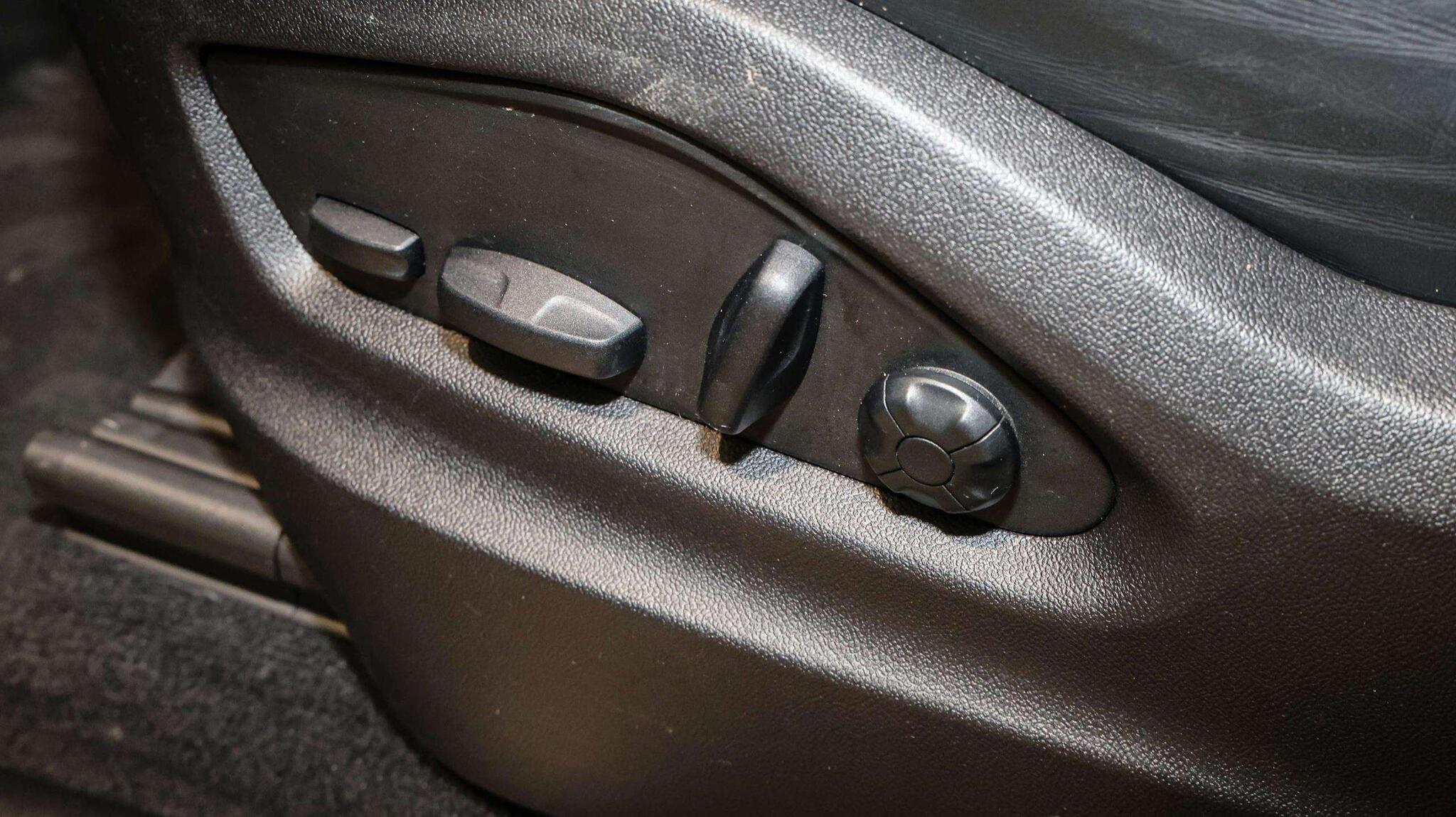 Porsche Cayenne view 29
