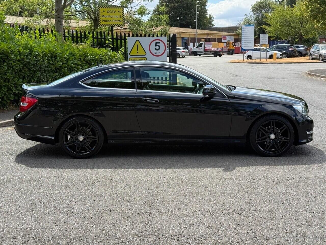 Mercedes-Benz C Class view 8