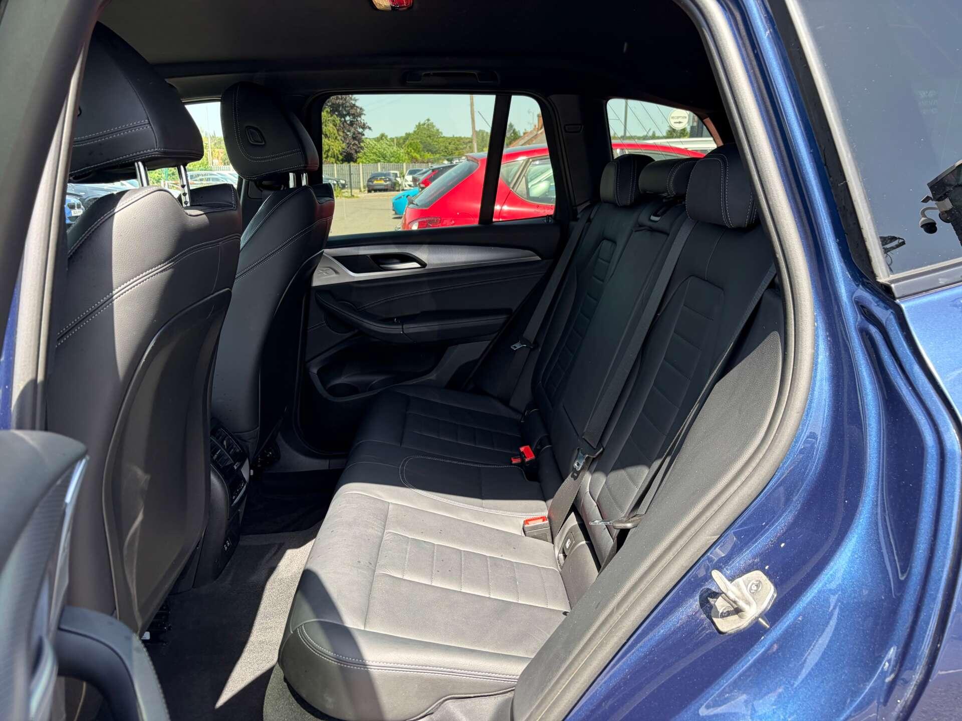BMW X3 view 20