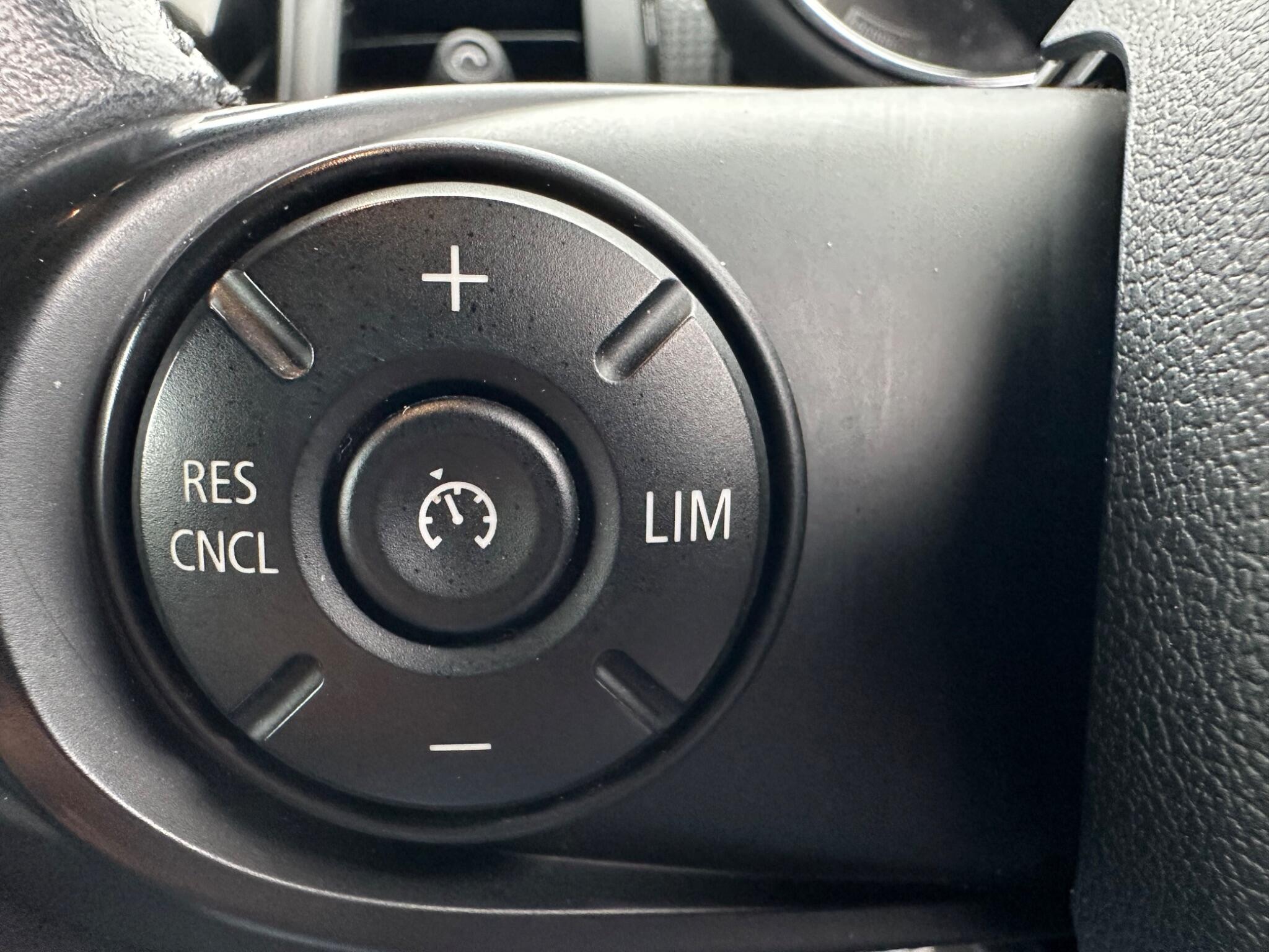 Mini Cooper view 9
