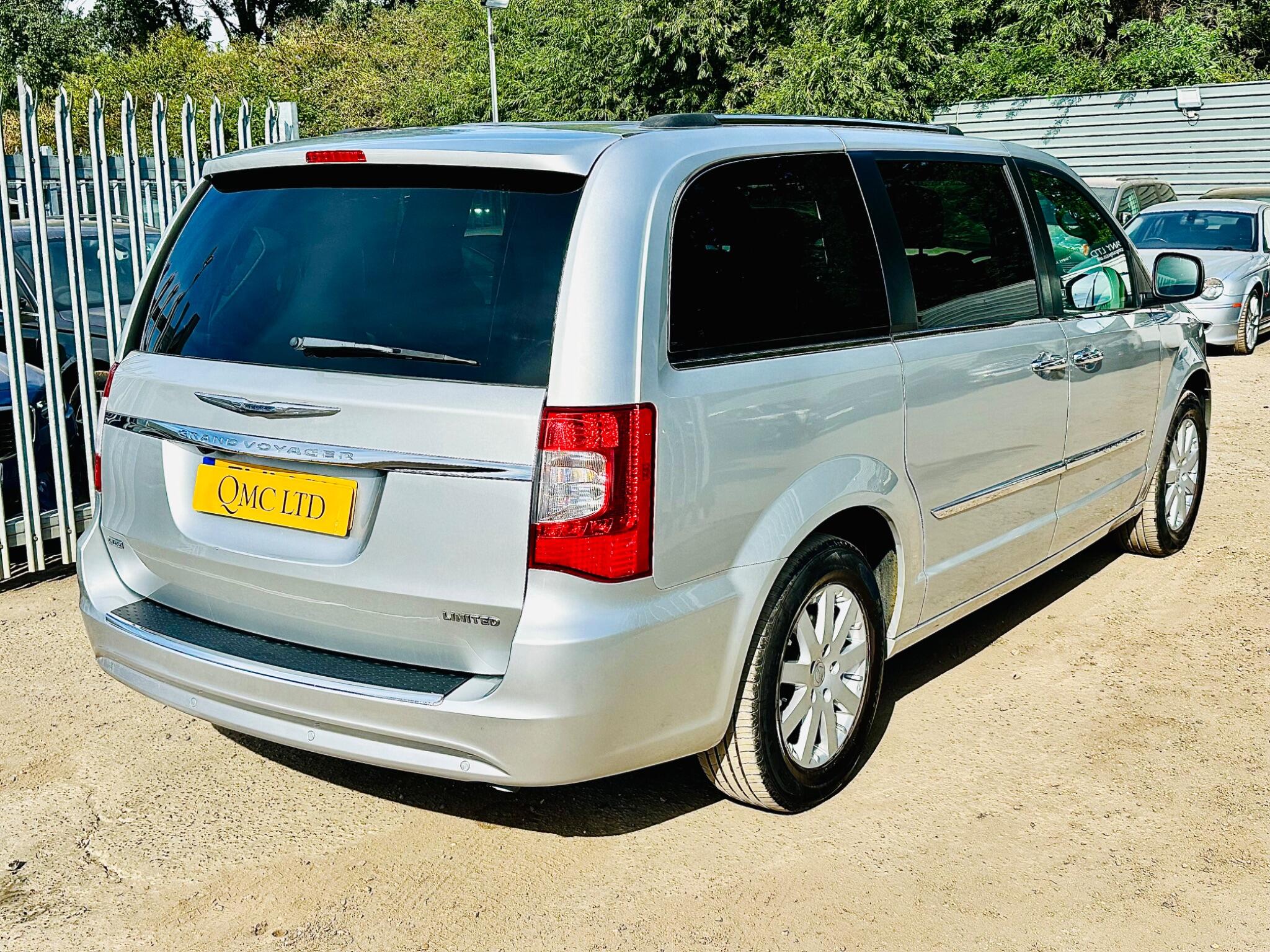 Chrysler Grand Voyager view 7