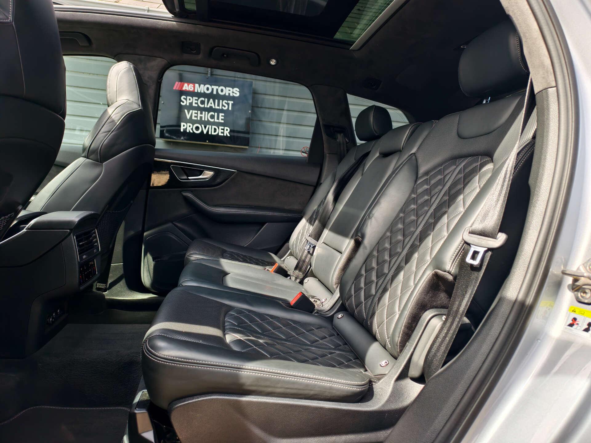 Audi SQ7 view 27