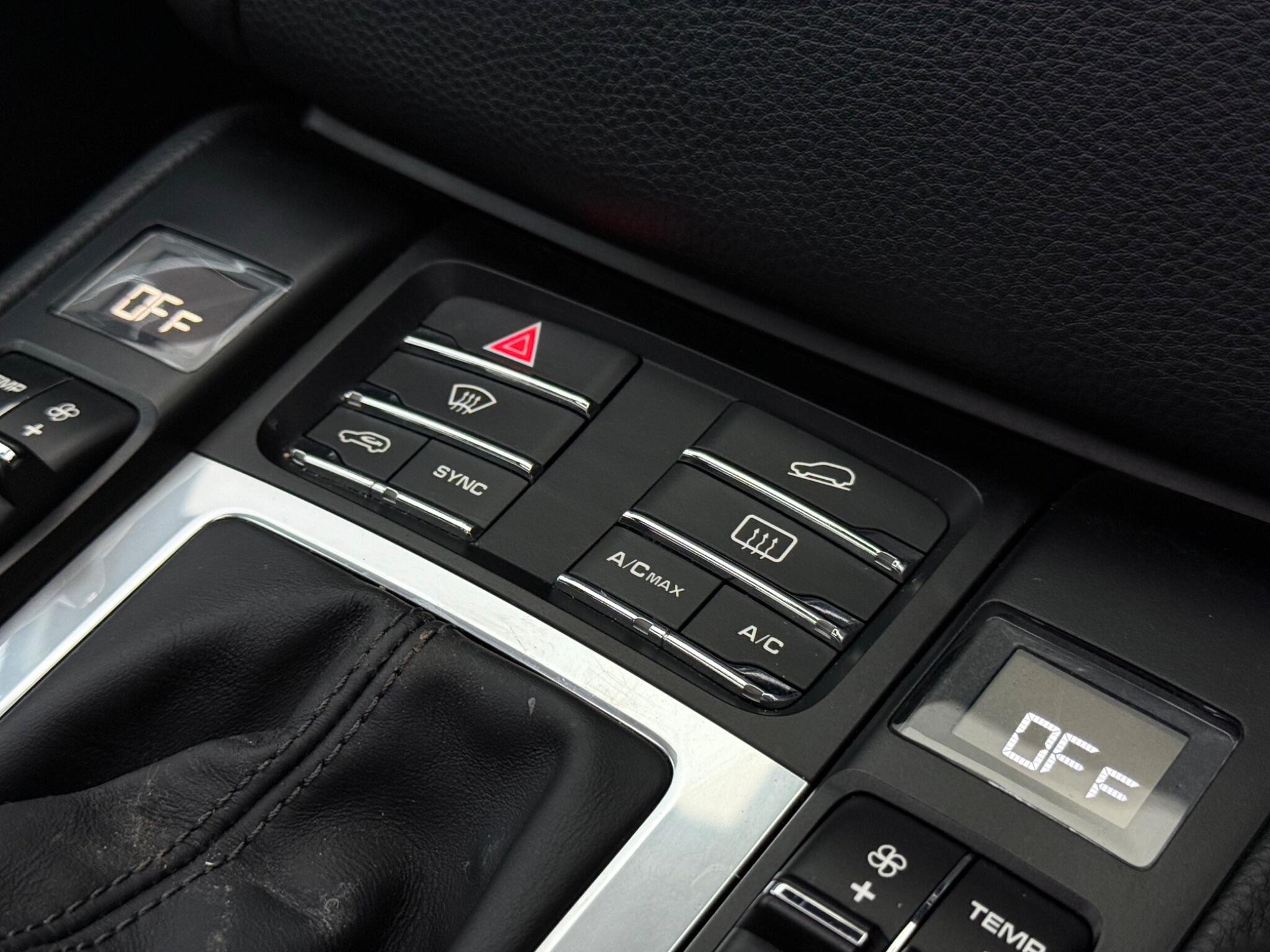 Porsche Macan view 26