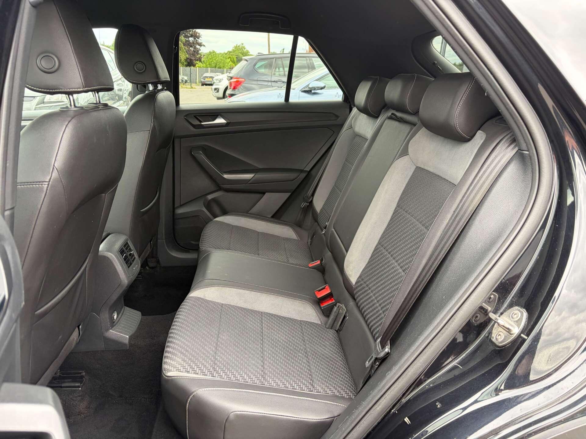 Volkswagen T-Roc view 20