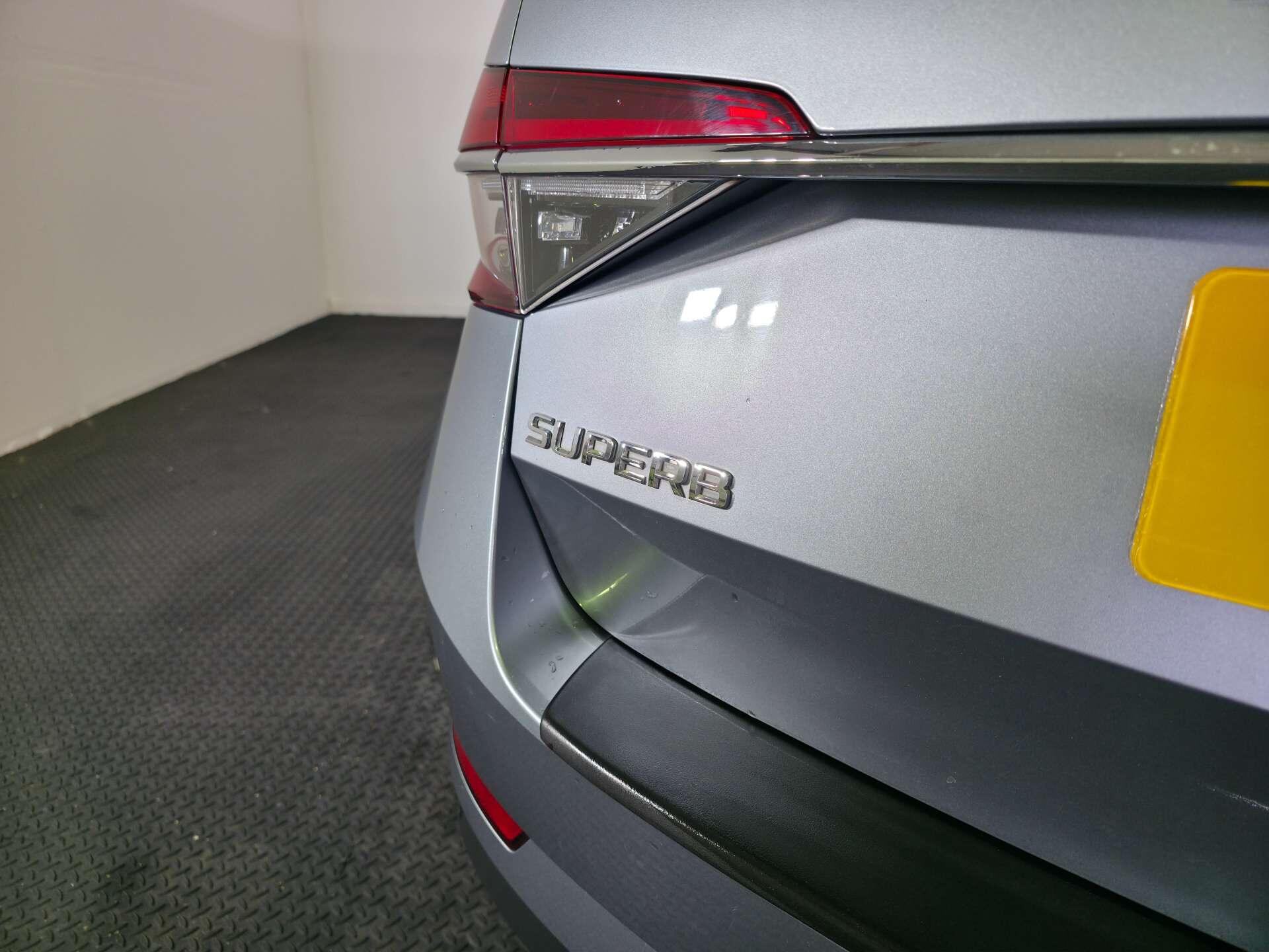 Skoda Superb view 9