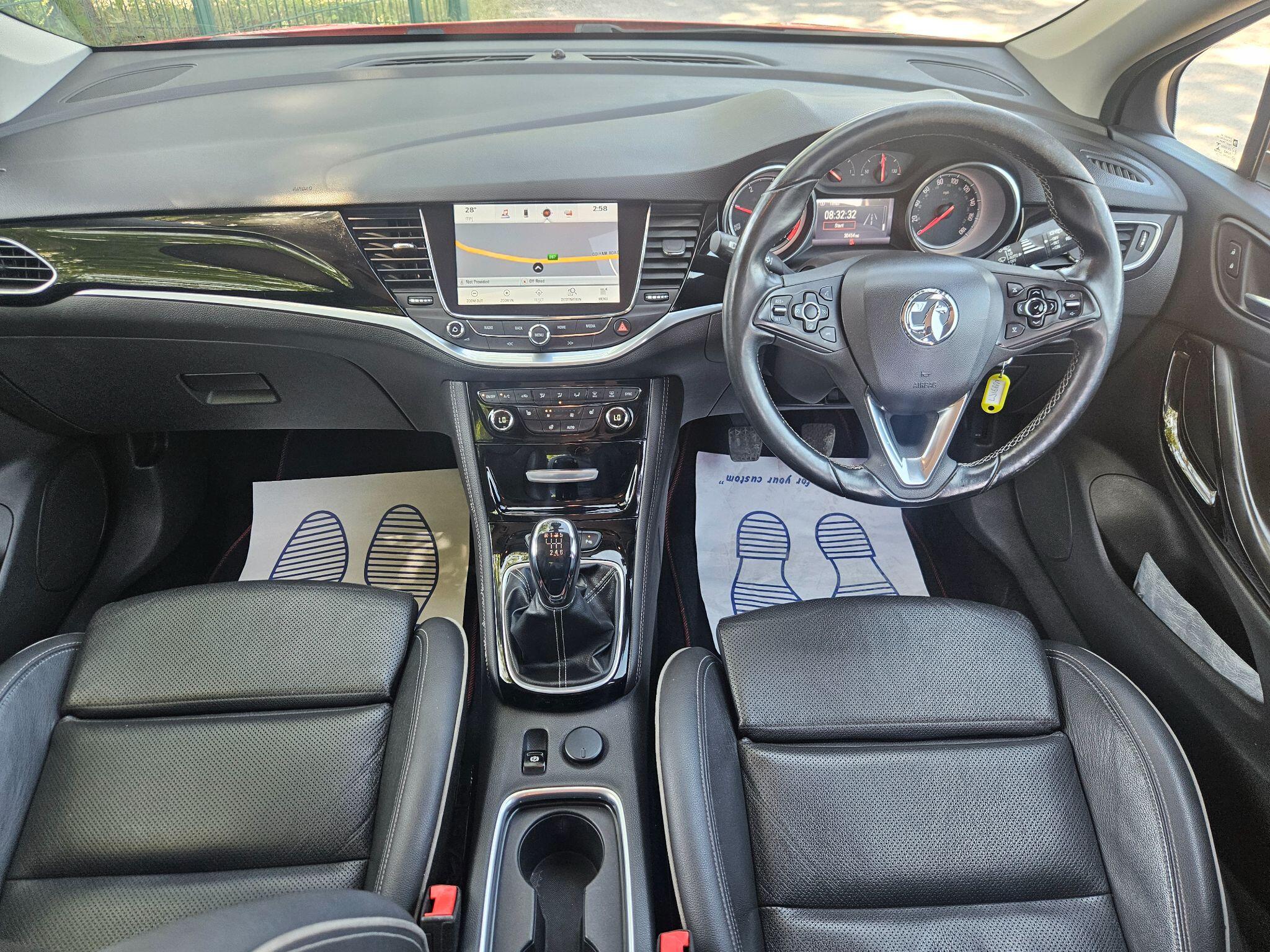 2016 Vauxhall Astra image 23
