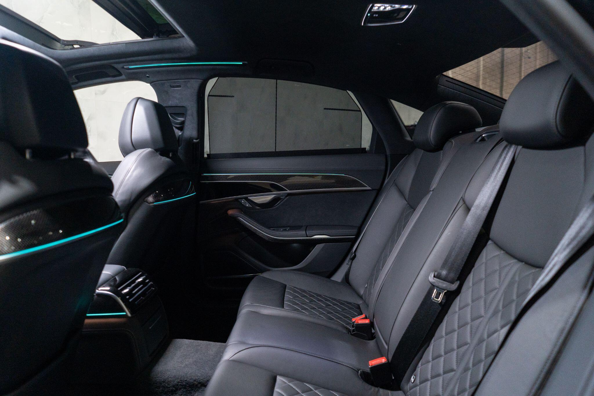 Audi S8 view 18