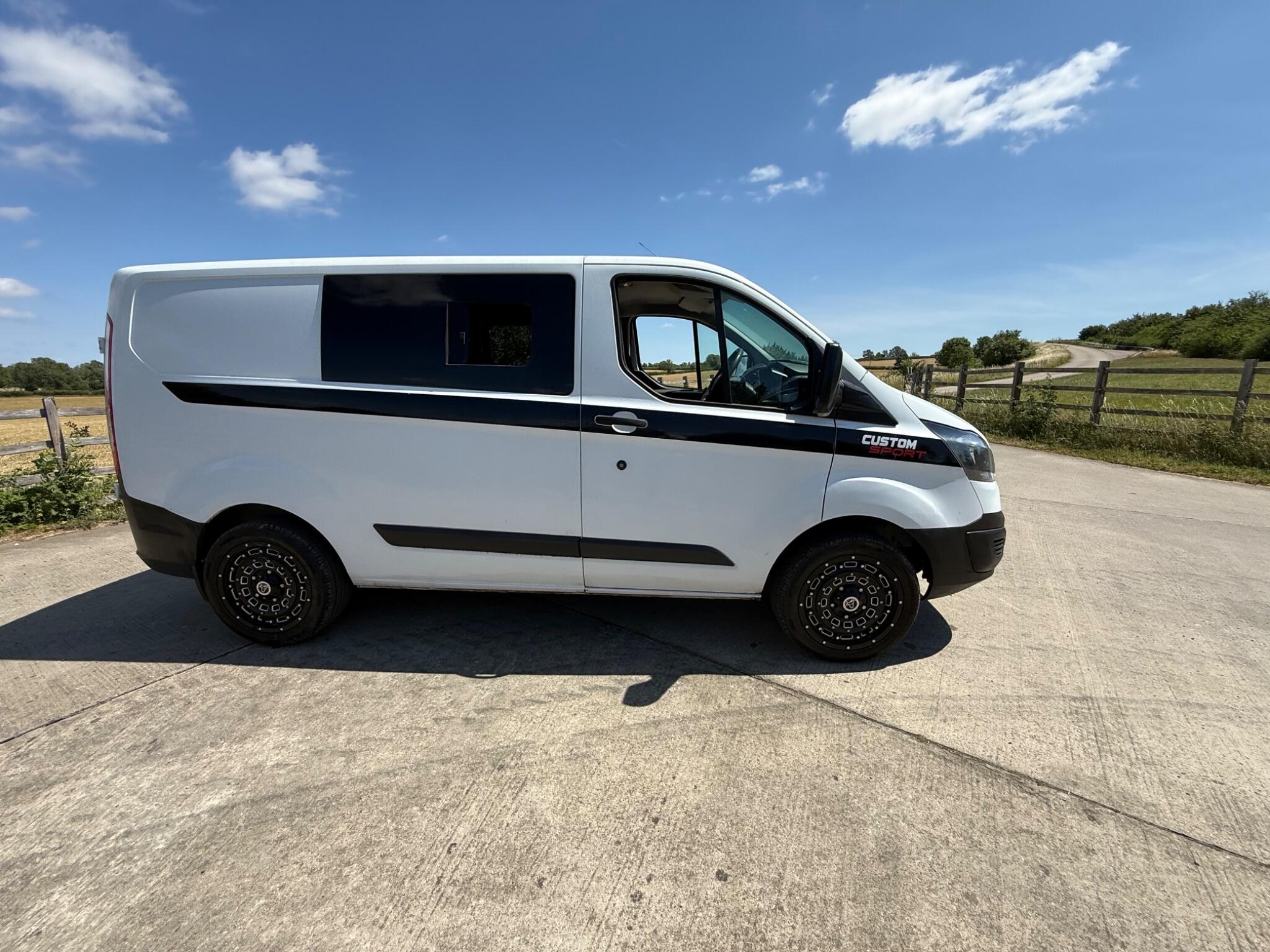 Ford Transit Custom 2.0 TDCi 290 L1 H1 5dr — photo 19 of 84