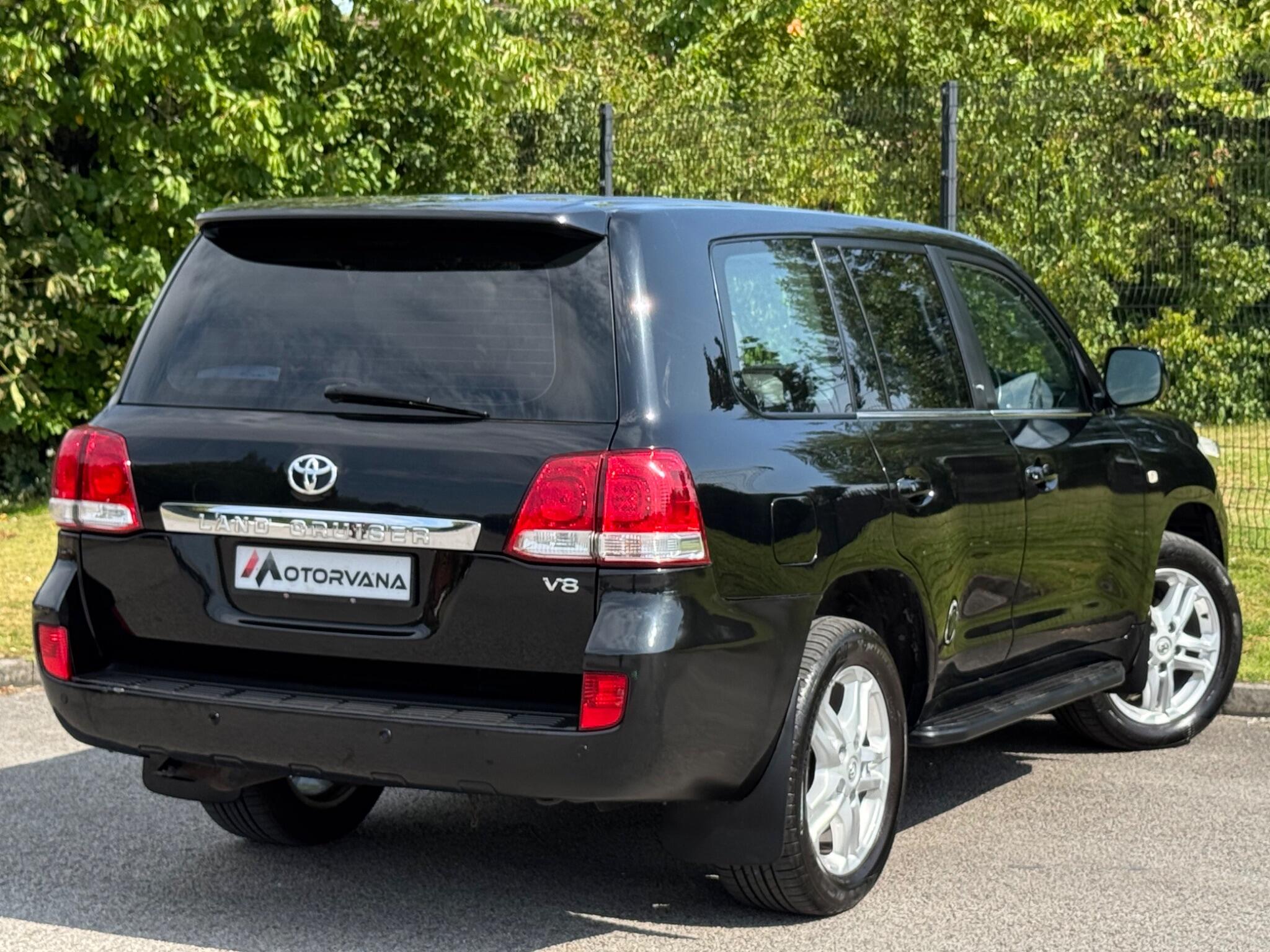 Toyota Land Cruiser view 14