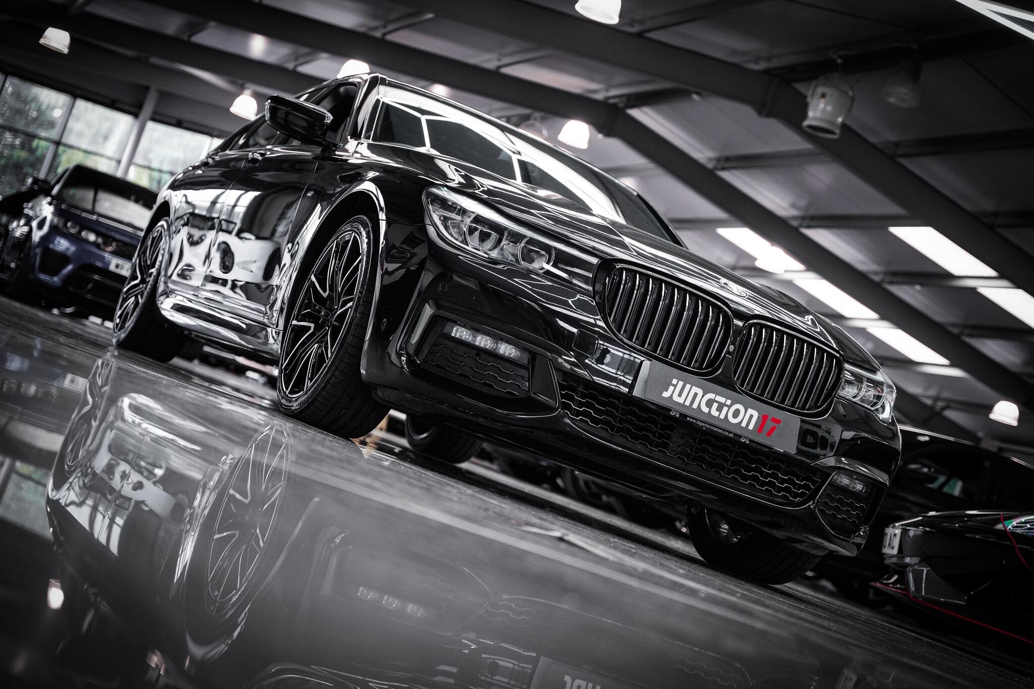 BMW 7 Series view 31