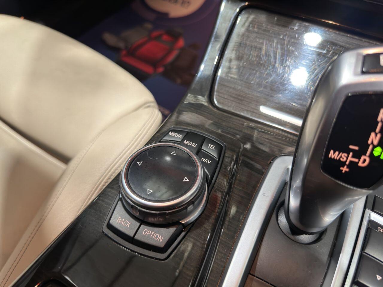 BMW 5 Series view 34