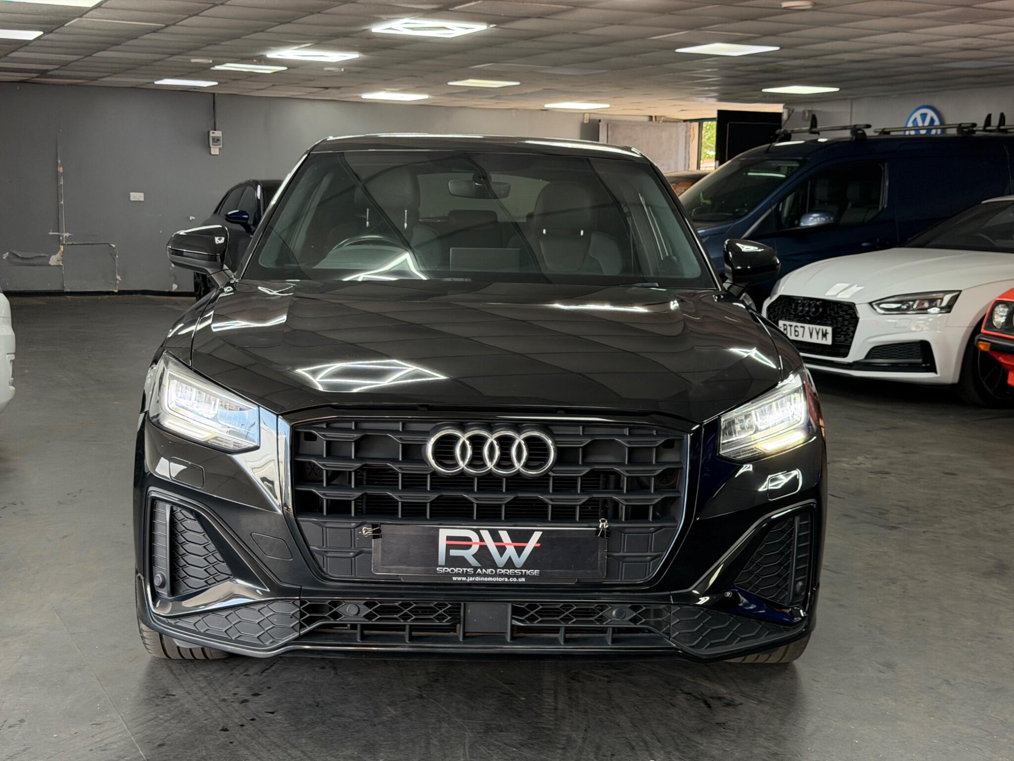 Audi Q2 view 50