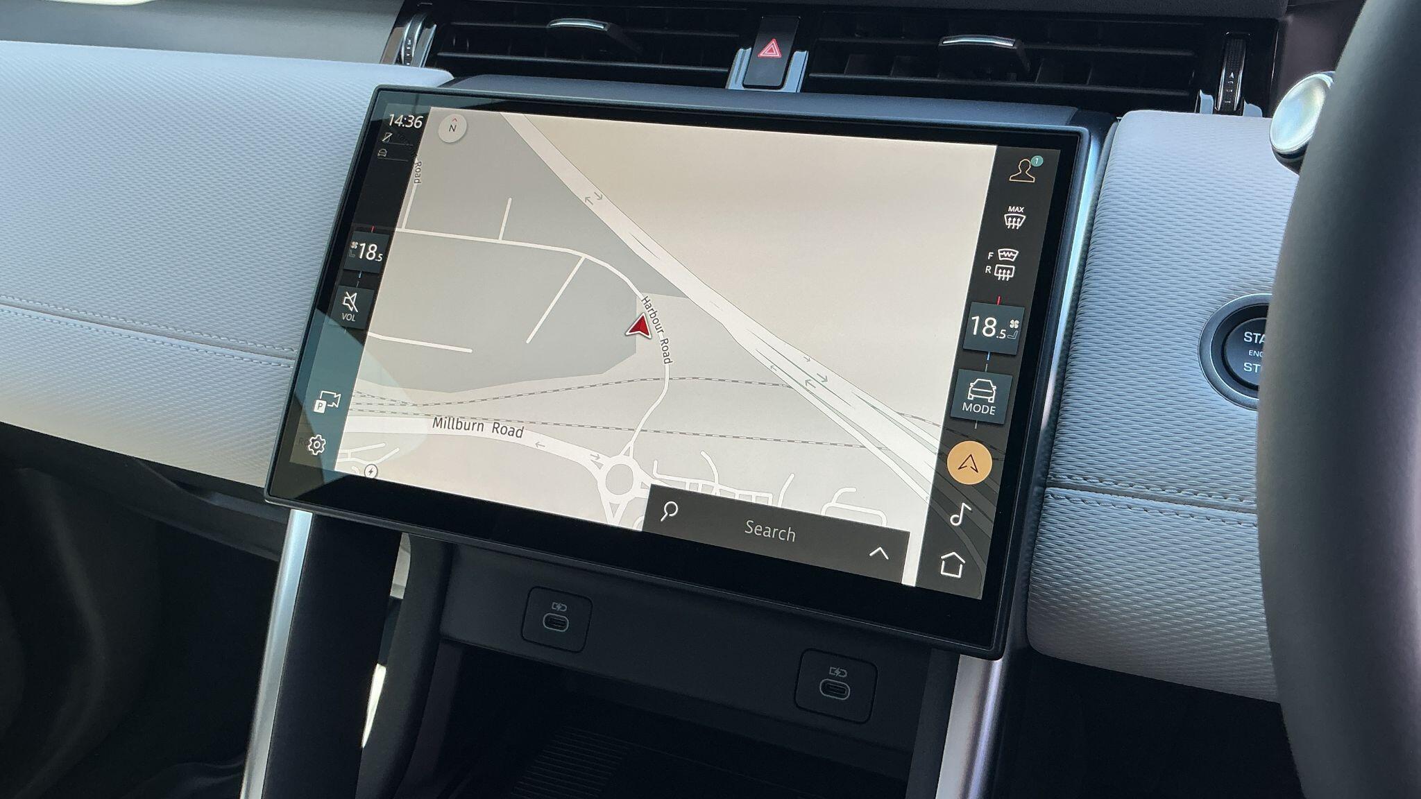 Land Rover Discovery Sport view 16