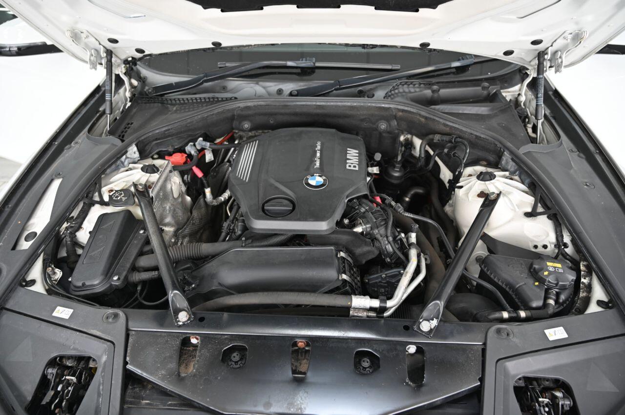 BMW 5 Series view 40