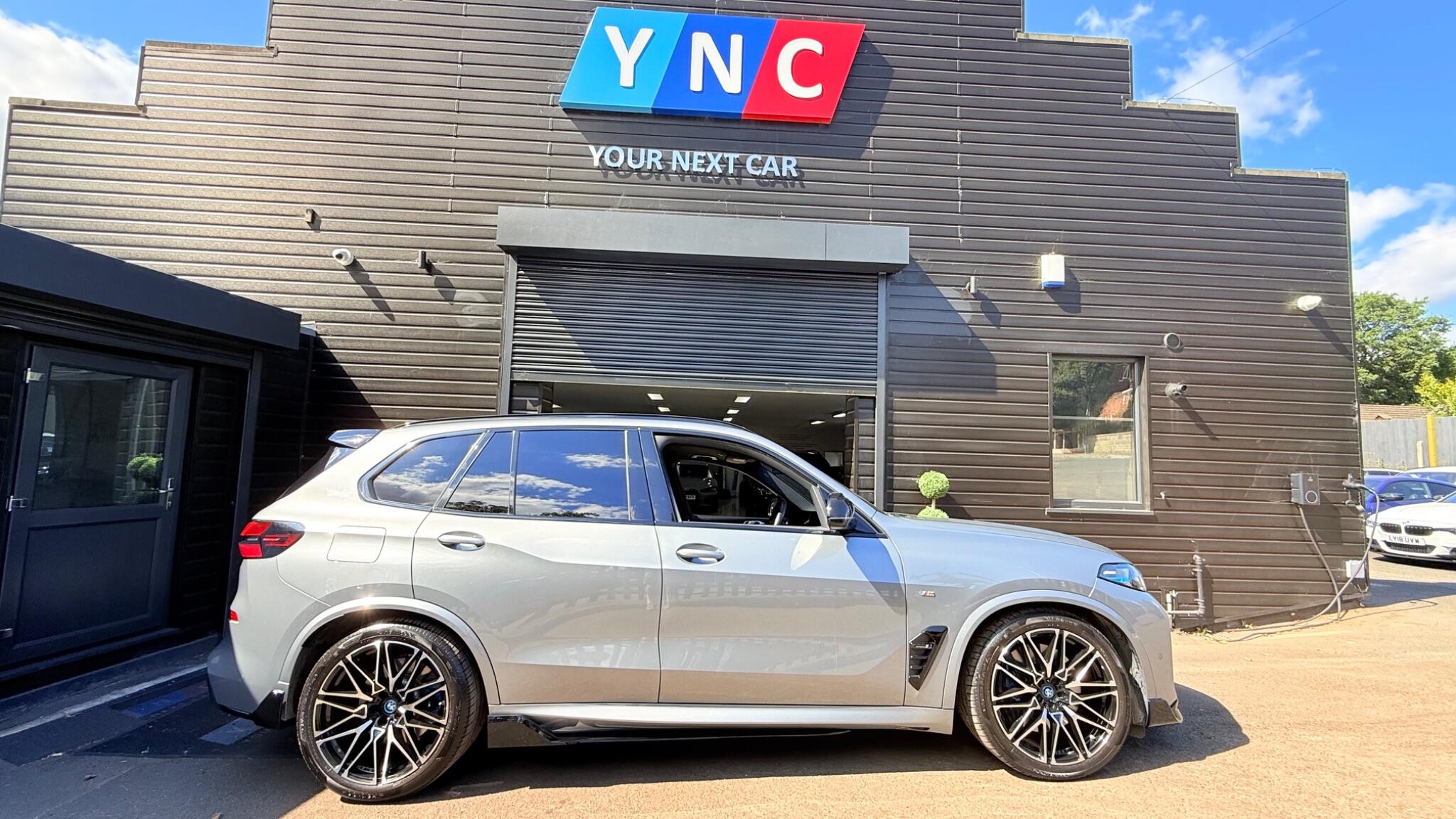 BMW X5 view 11