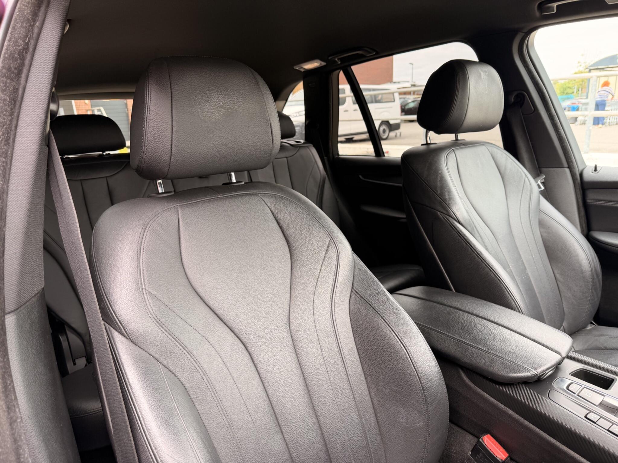 BMW X5 view 19