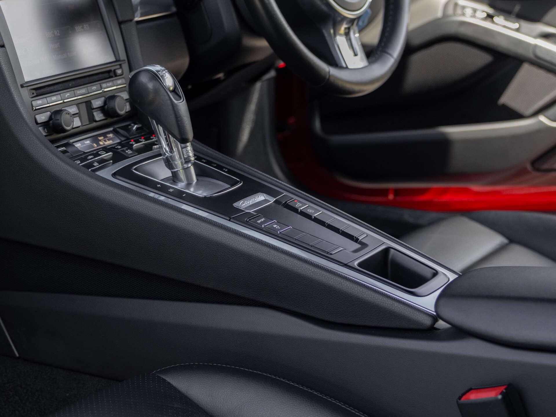 Porsche Cayman view 57