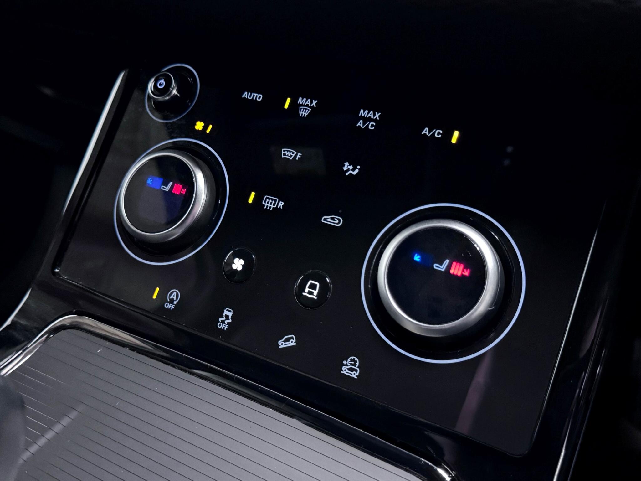 Land Rover Range Rover Evoque view 37