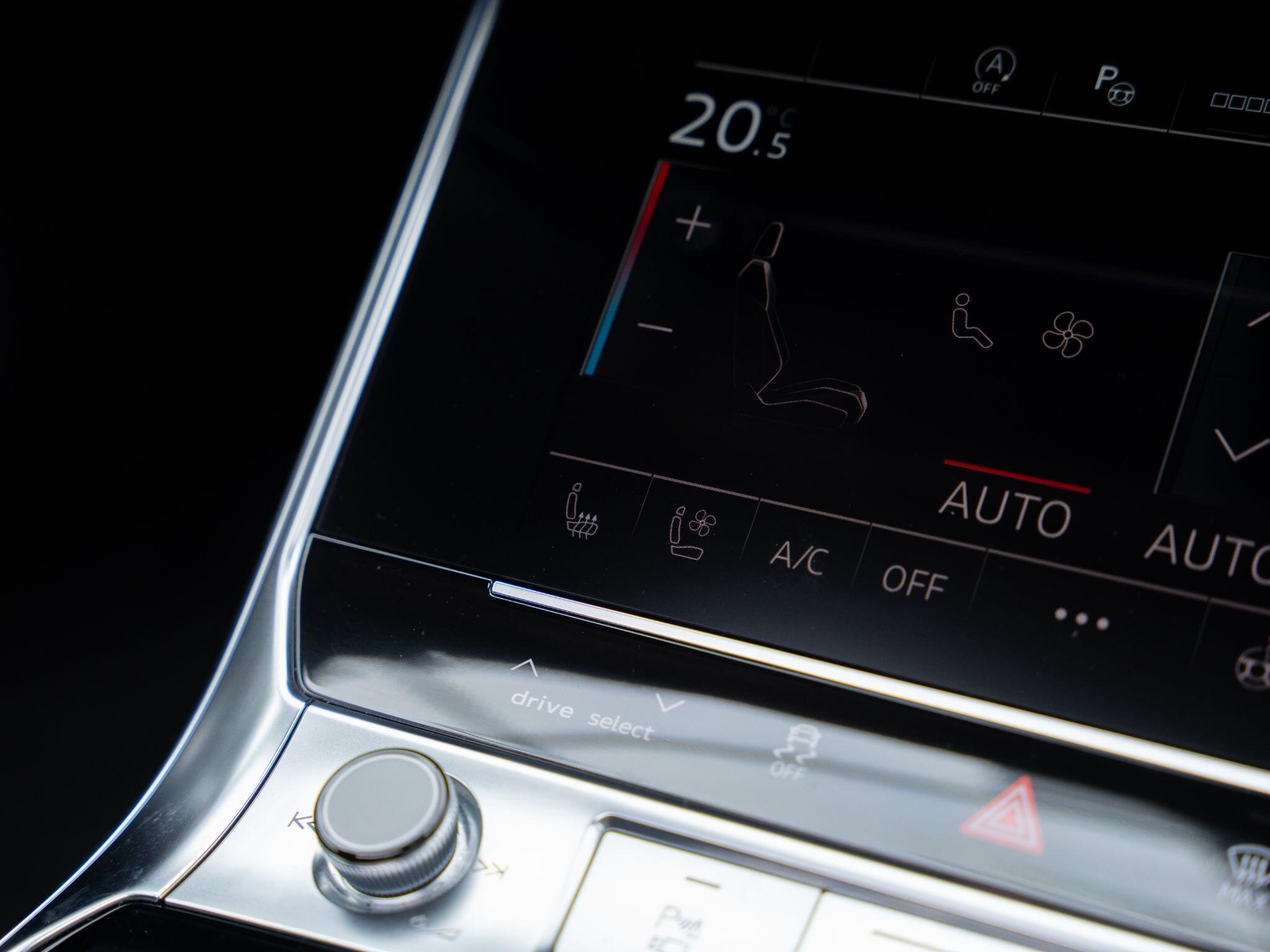 Audi RS6 view 22