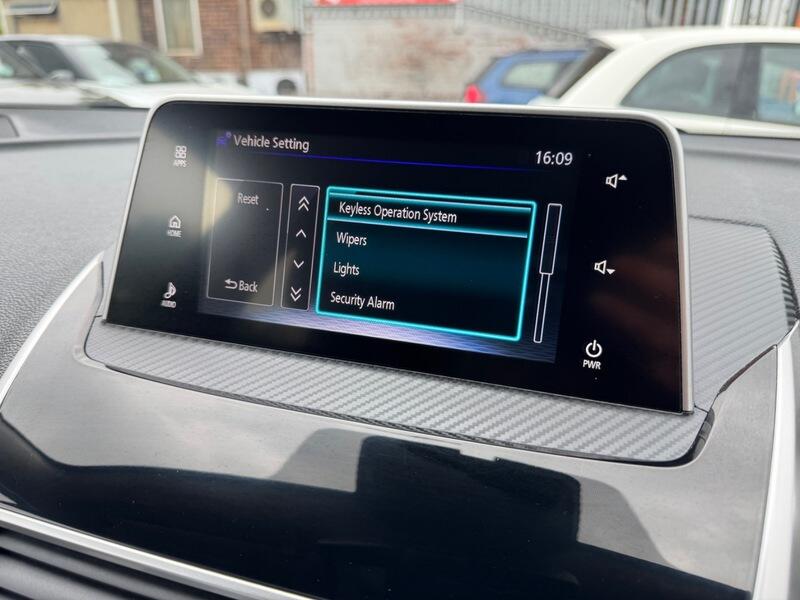 Mitsubishi Eclipse Cross view 25