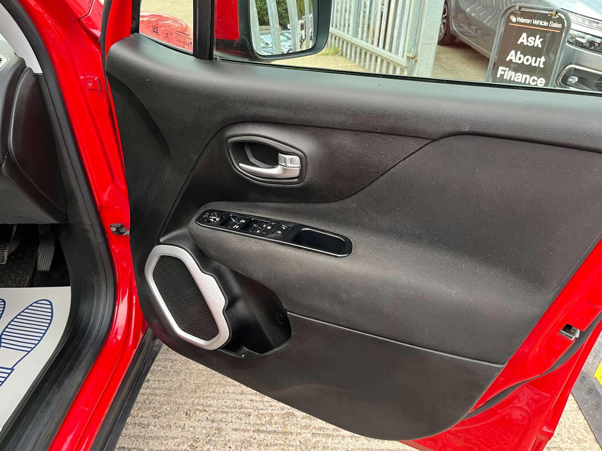 Jeep Renegade view 36