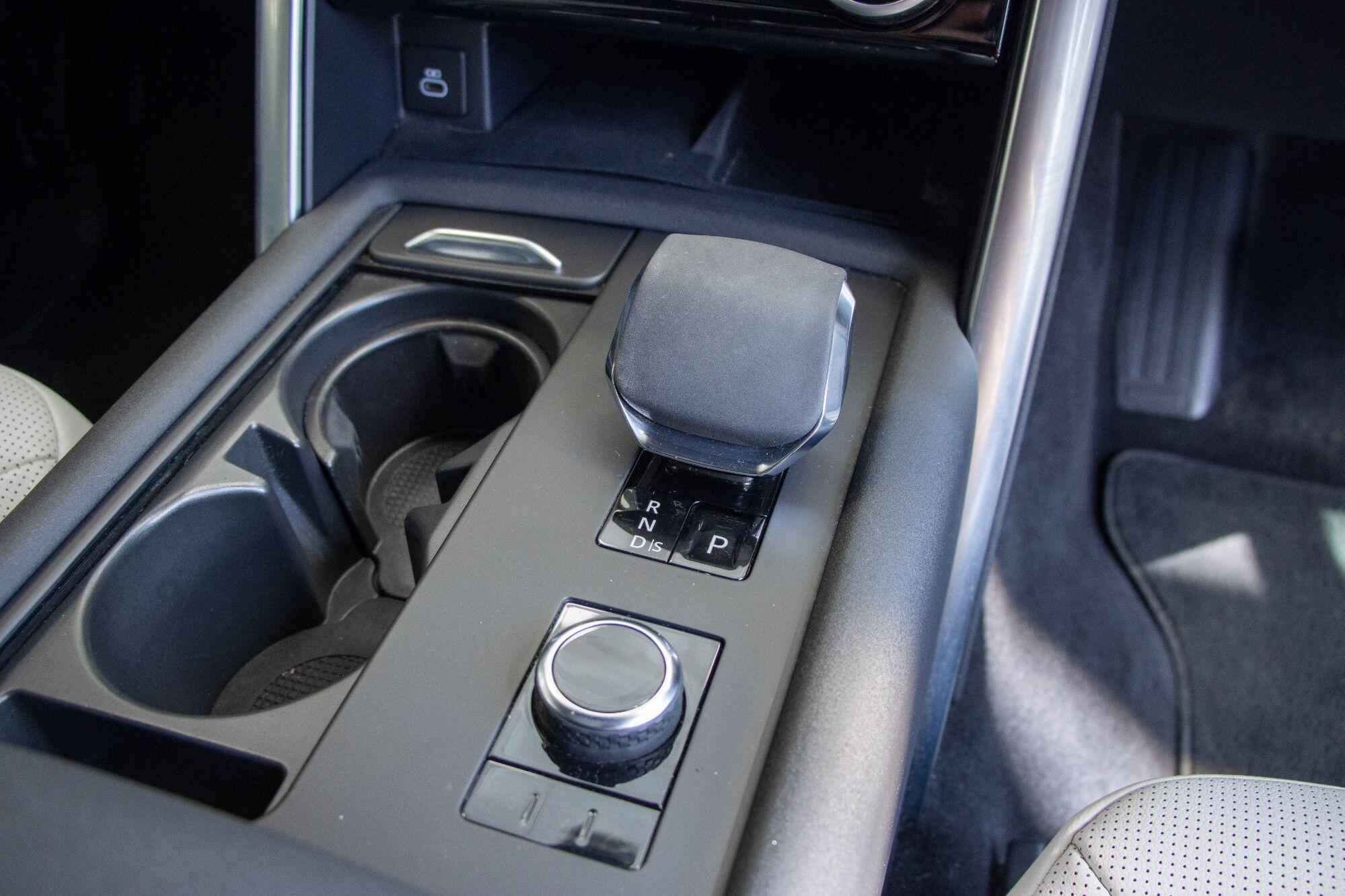 Land Rover Discovery view 37