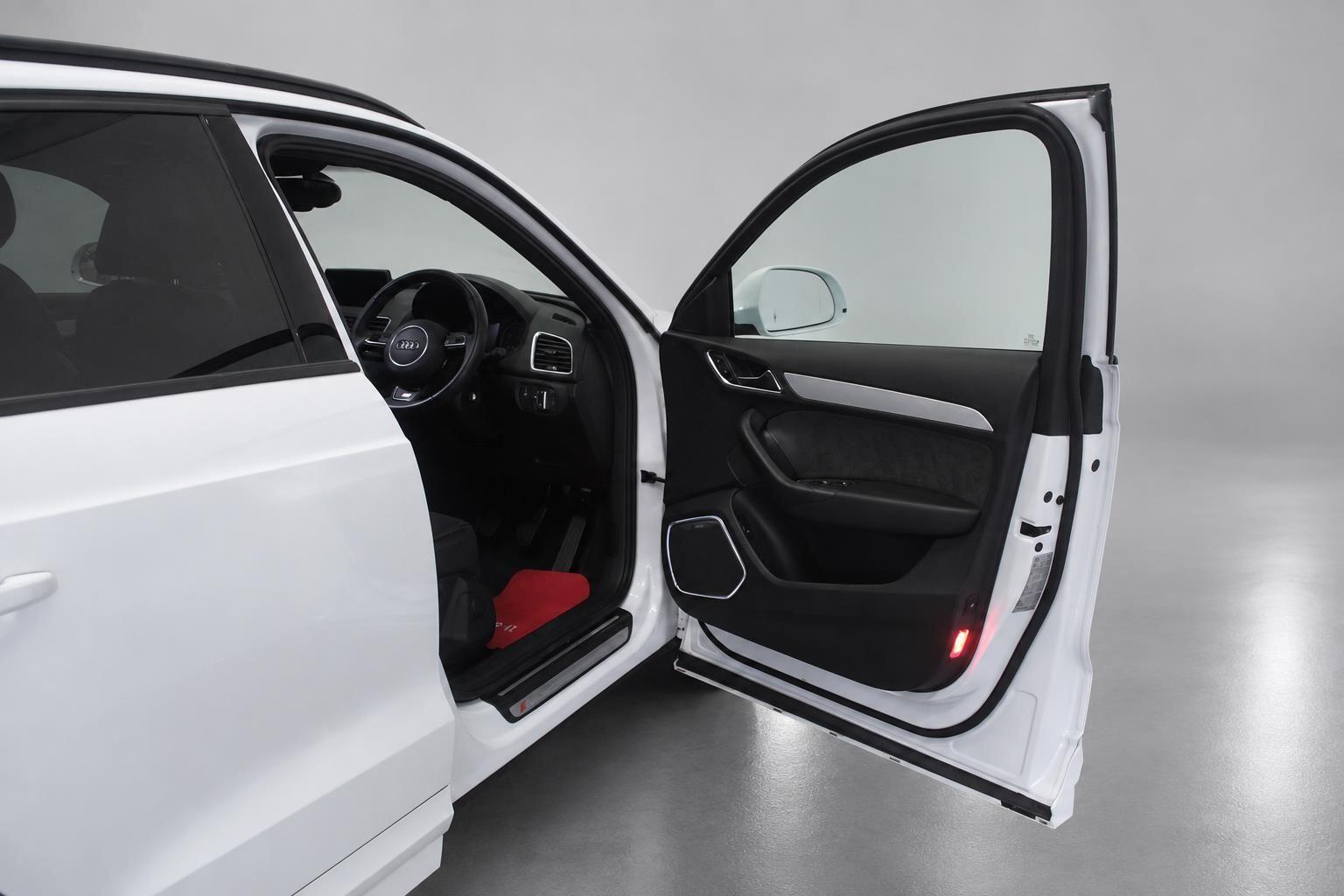 Audi Q3 view 25