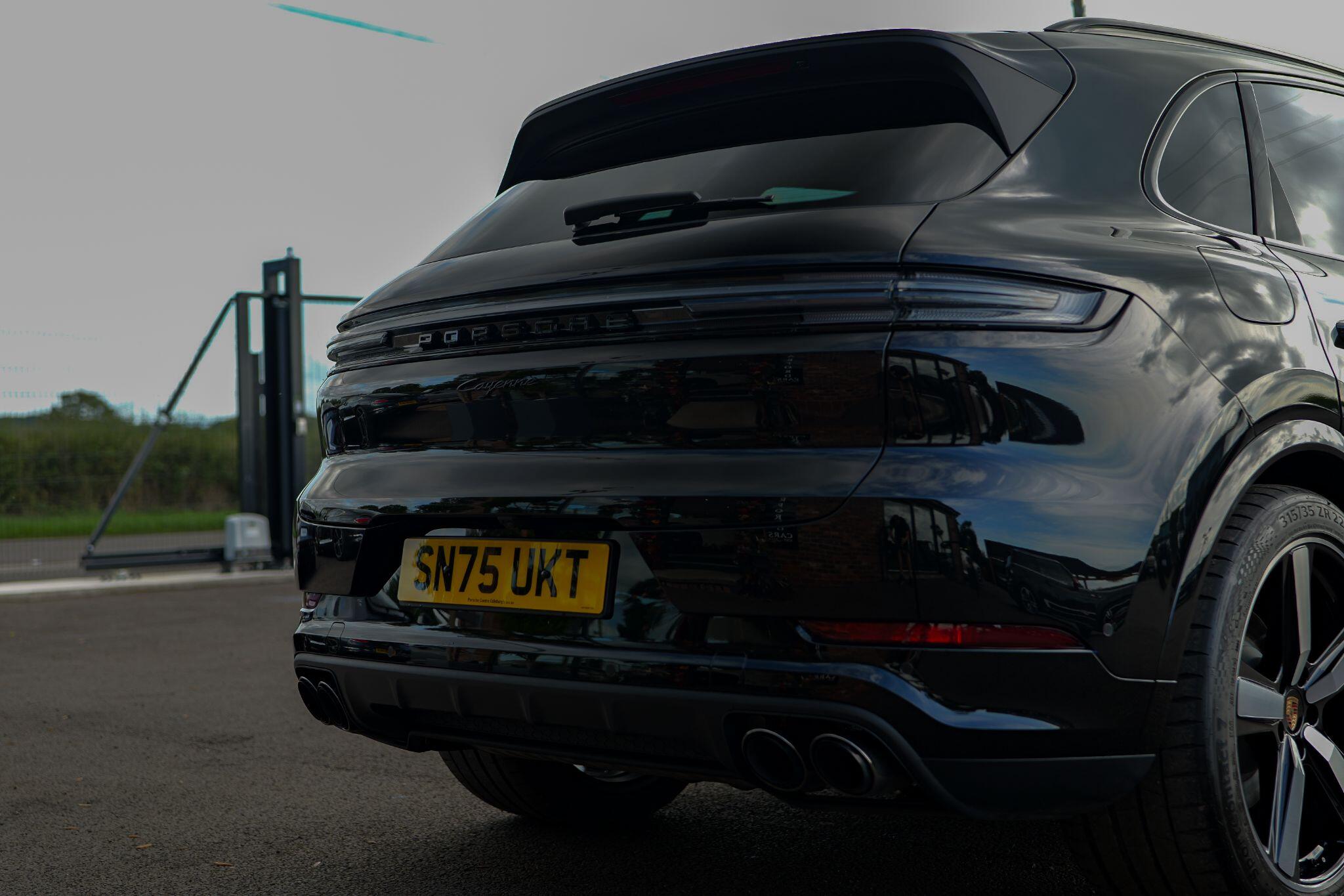 Porsche Cayenne view 12