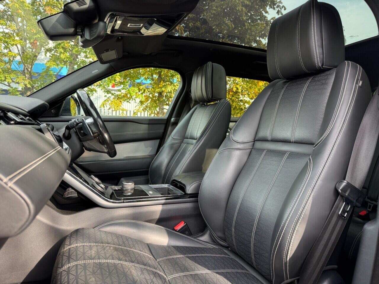 Land Rover Range Rover Velar view 10