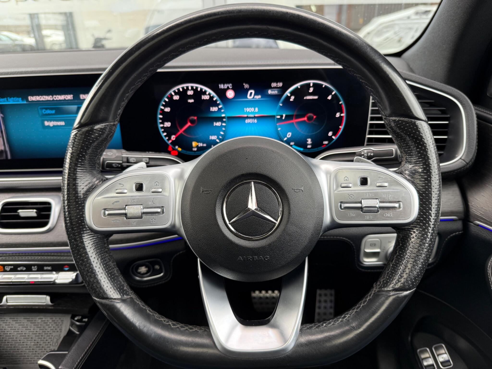 Mercedes-Benz Gle view 23