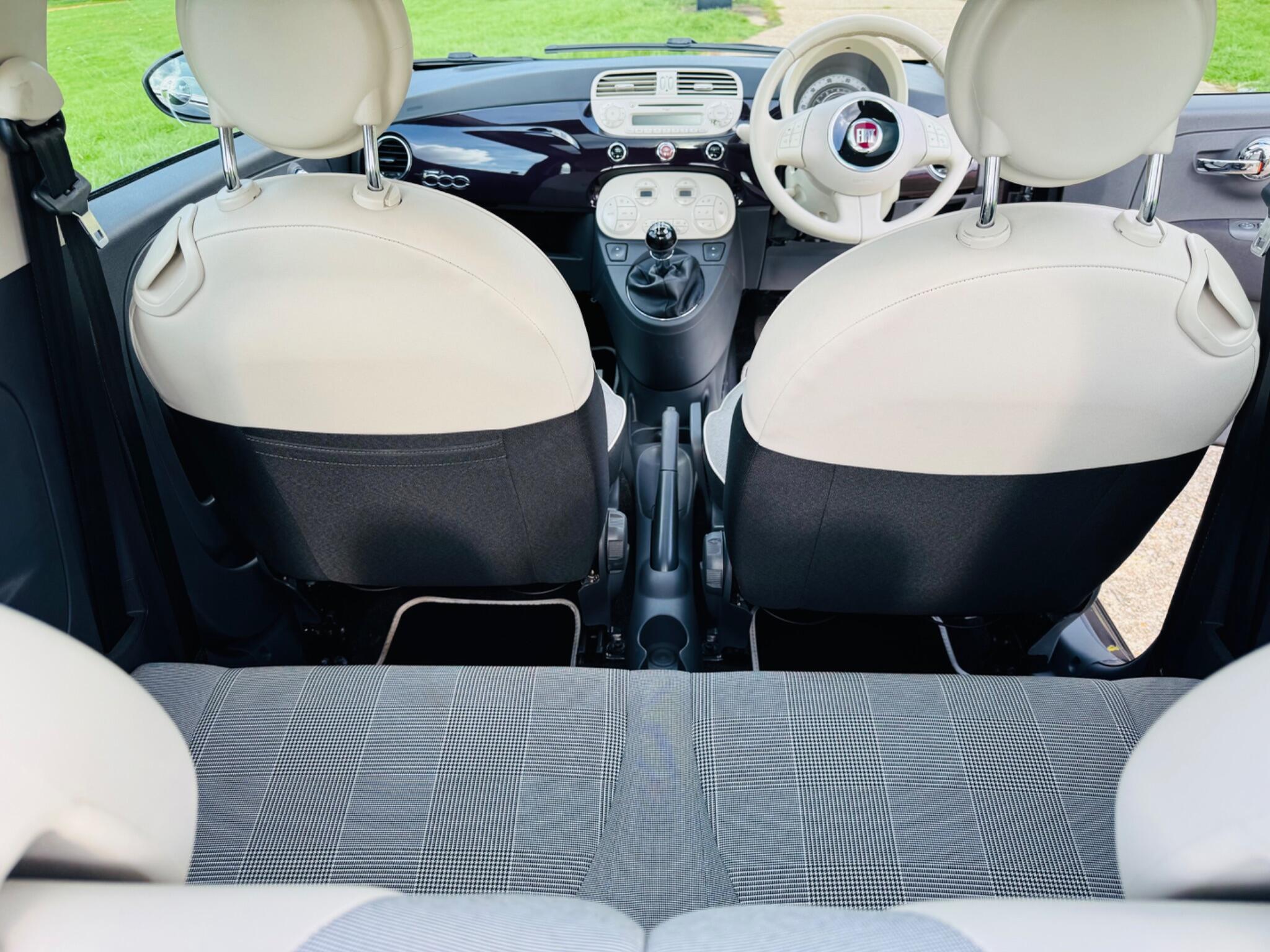 2015 Fiat 500 image 18