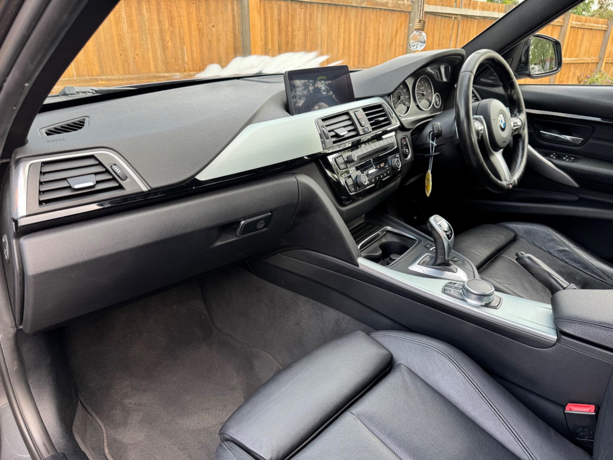 BMW 3 Series view 15