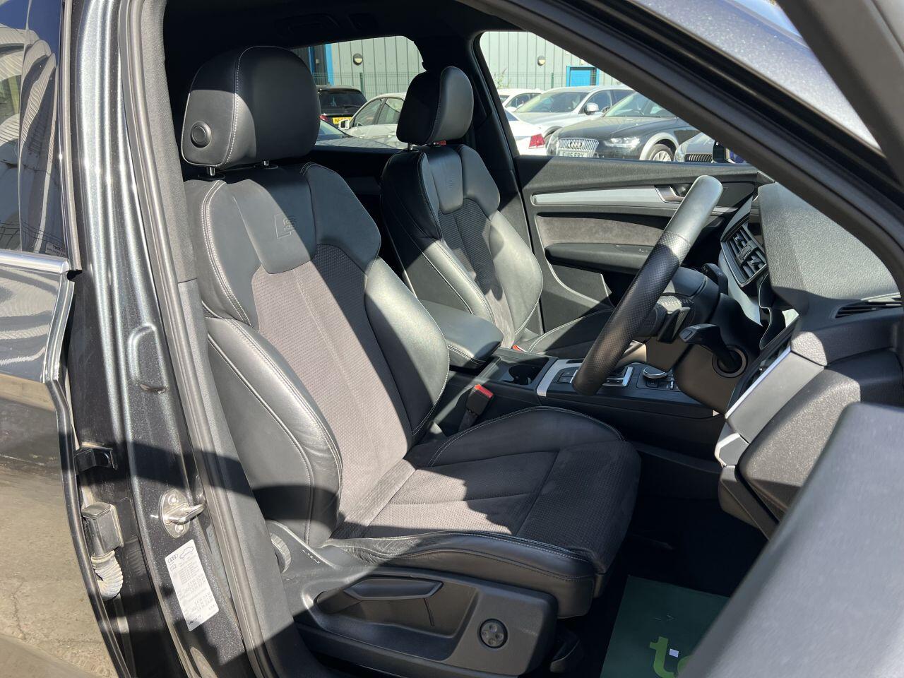 Audi Q5 view 17