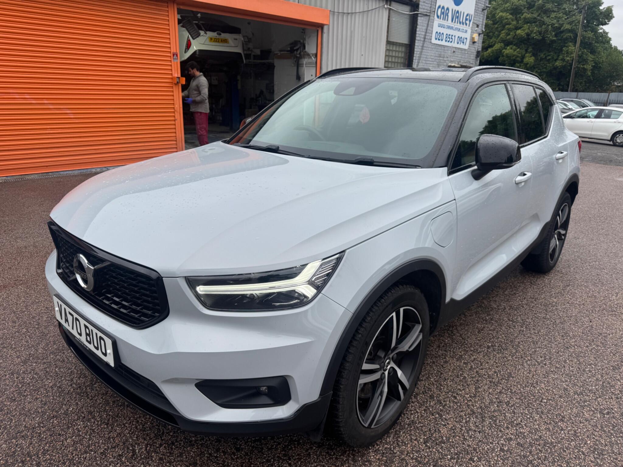 Volvo XC40 view 2