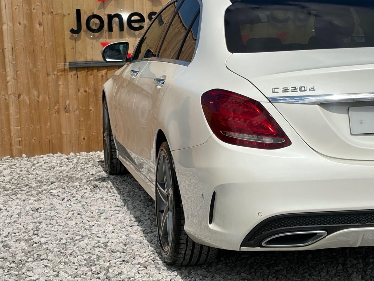 Mercedes-Benz C-Class view 13