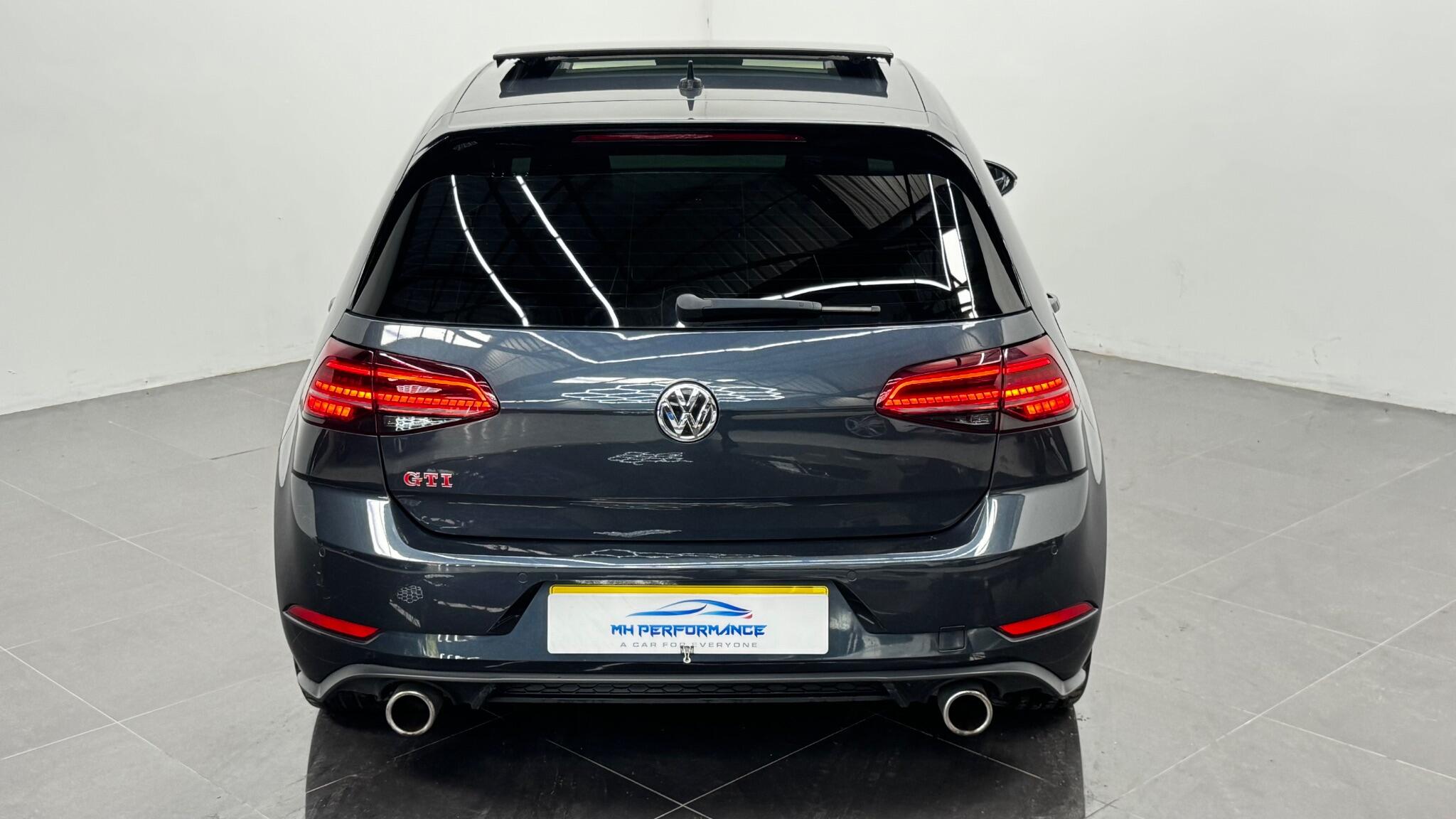 Volkswagen Golf view 5