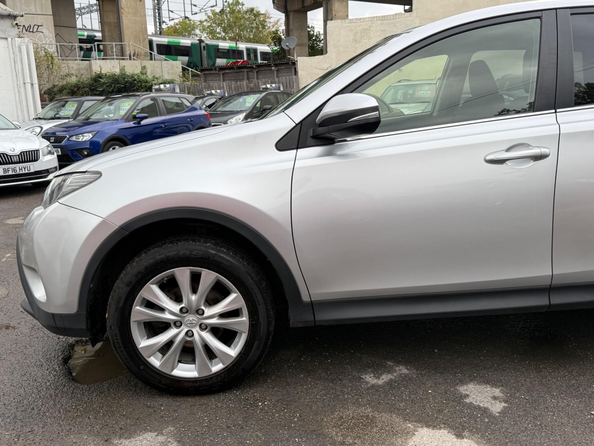 Toyota RAV4 - Image 11