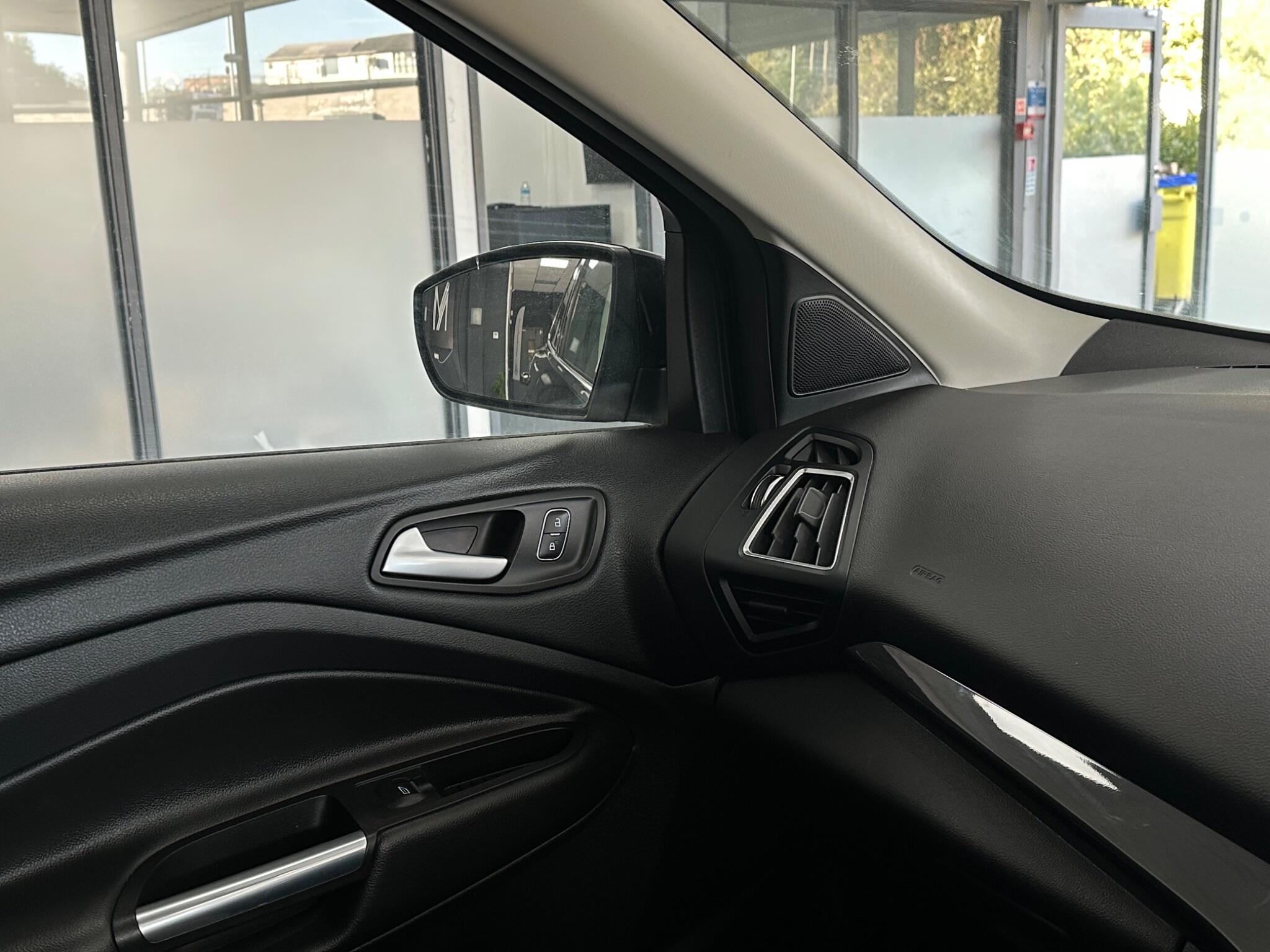 Ford Kuga view 22