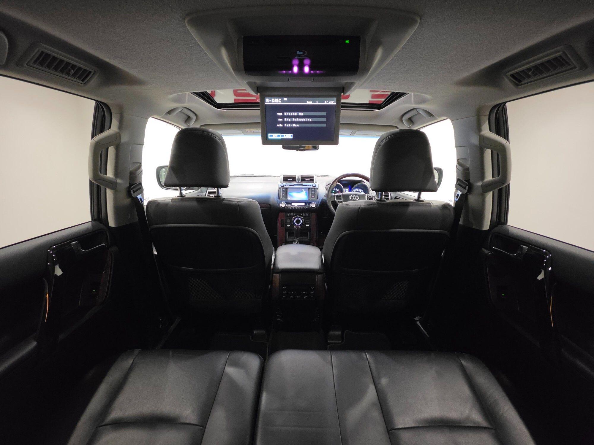 Toyota Land Cruiser view 23