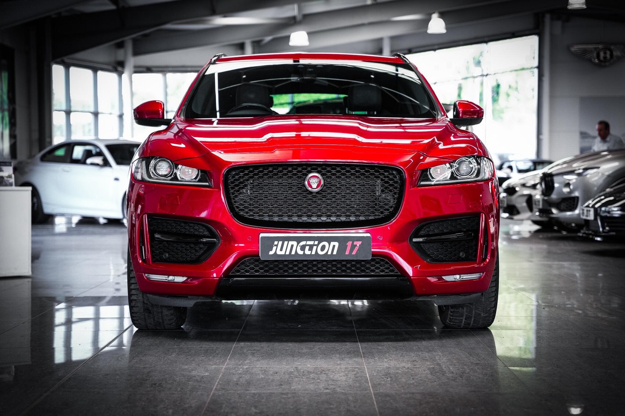 Jaguar F-Pace view 12