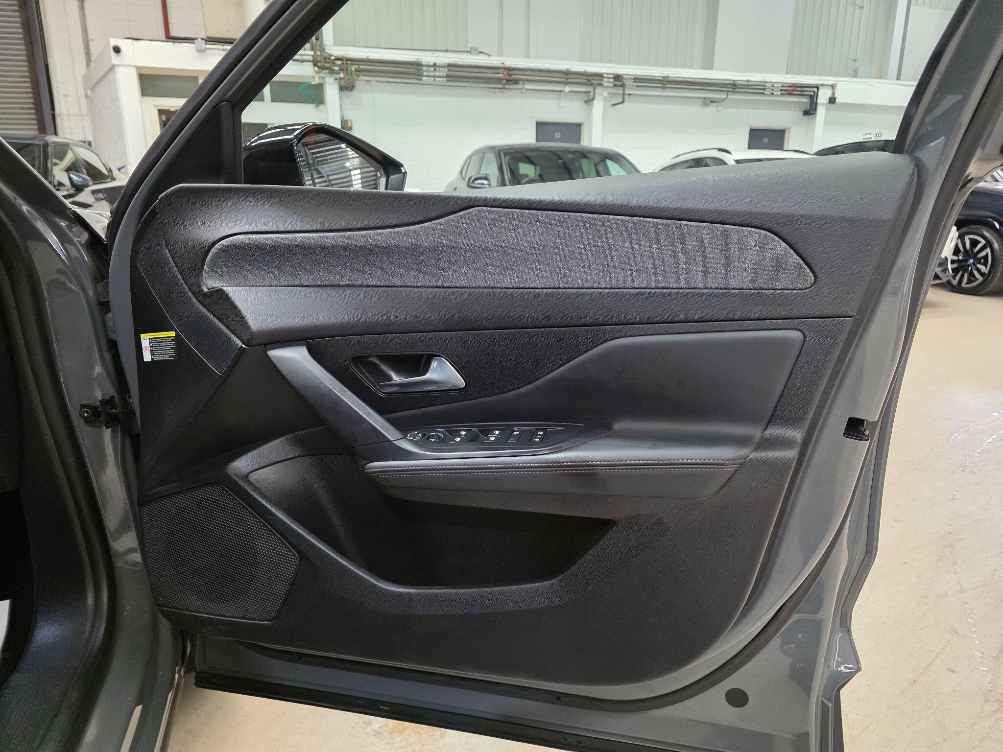 Peugeot 408 view 12