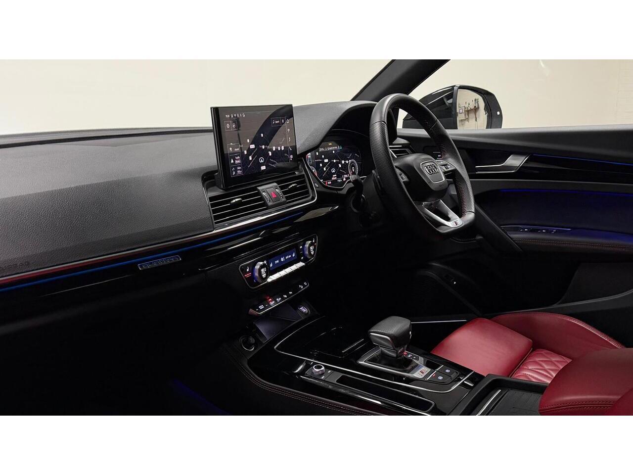Audi SQ5 view 18