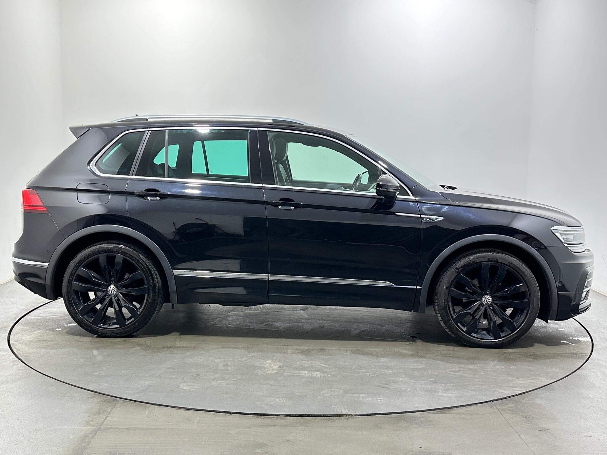 Volkswagen Tiguan view 9