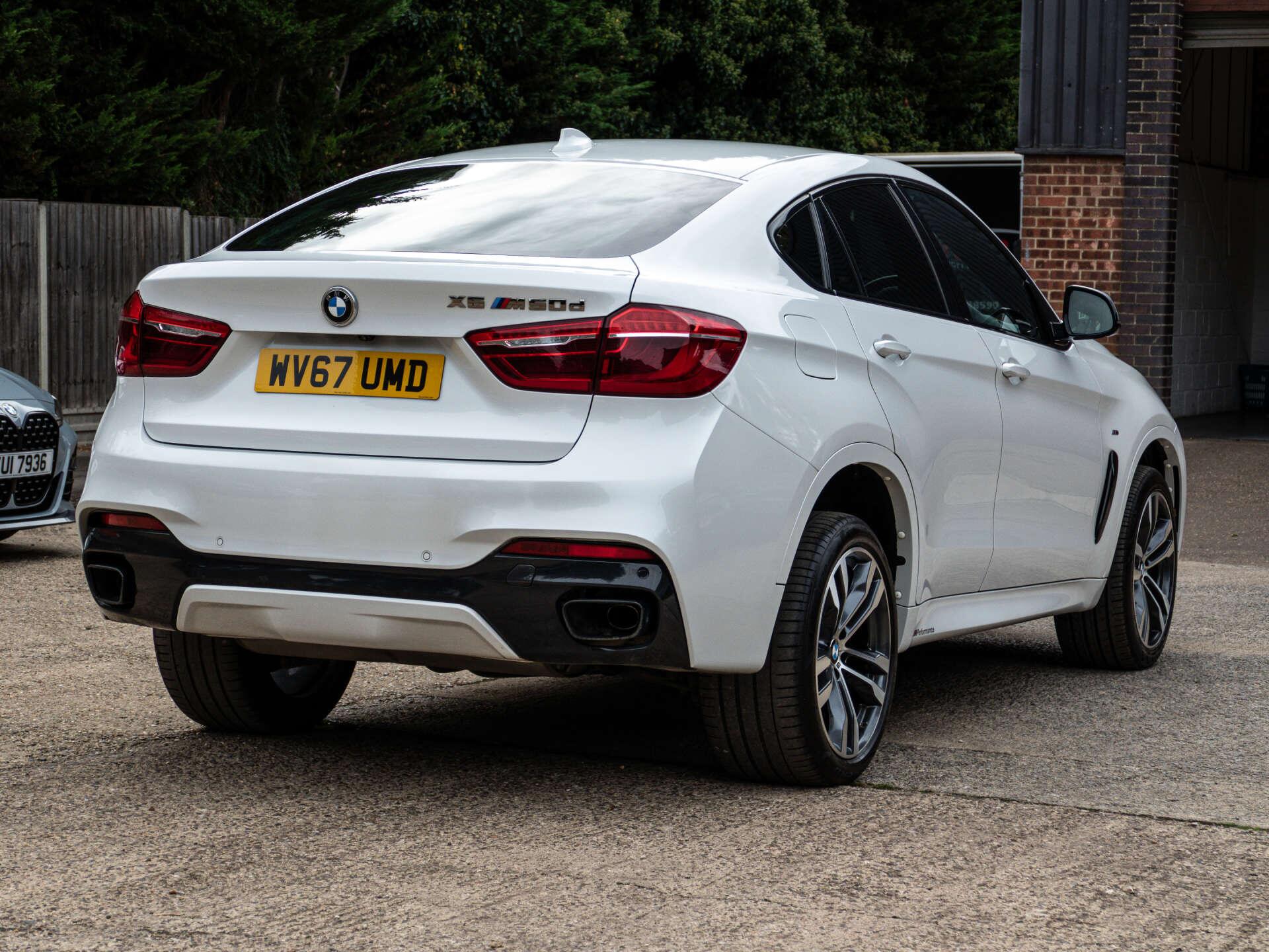 BMW X6 view 17