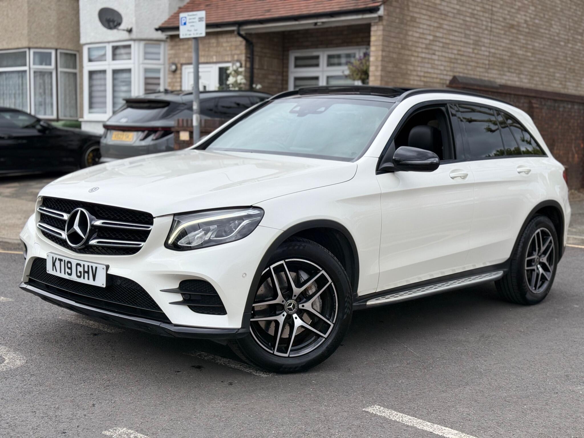 Mercedes-Benz GLC view 3