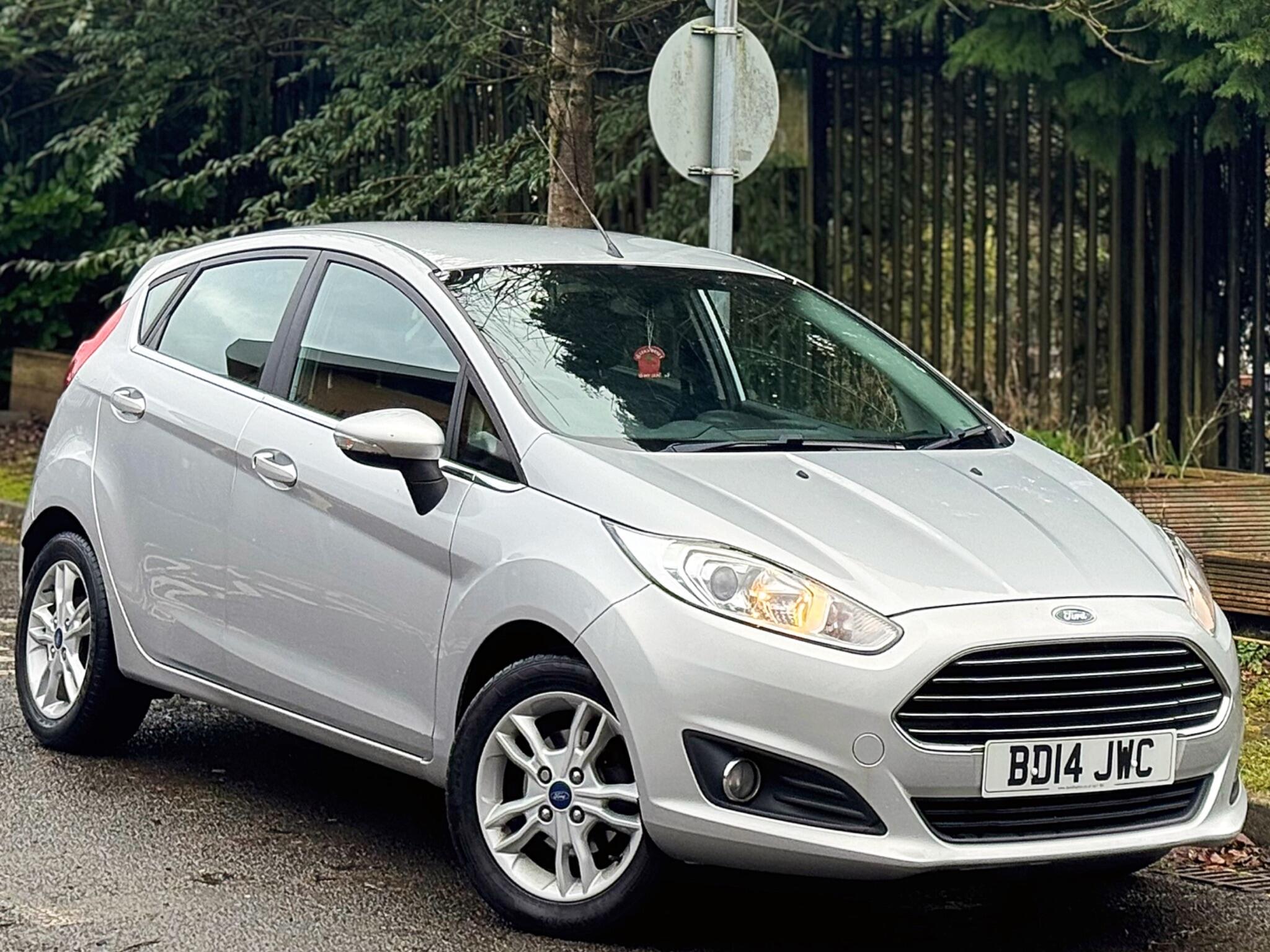 2014 Ford Fiesta 1.5 TDCi Zetec Euro 5 5dr image 3