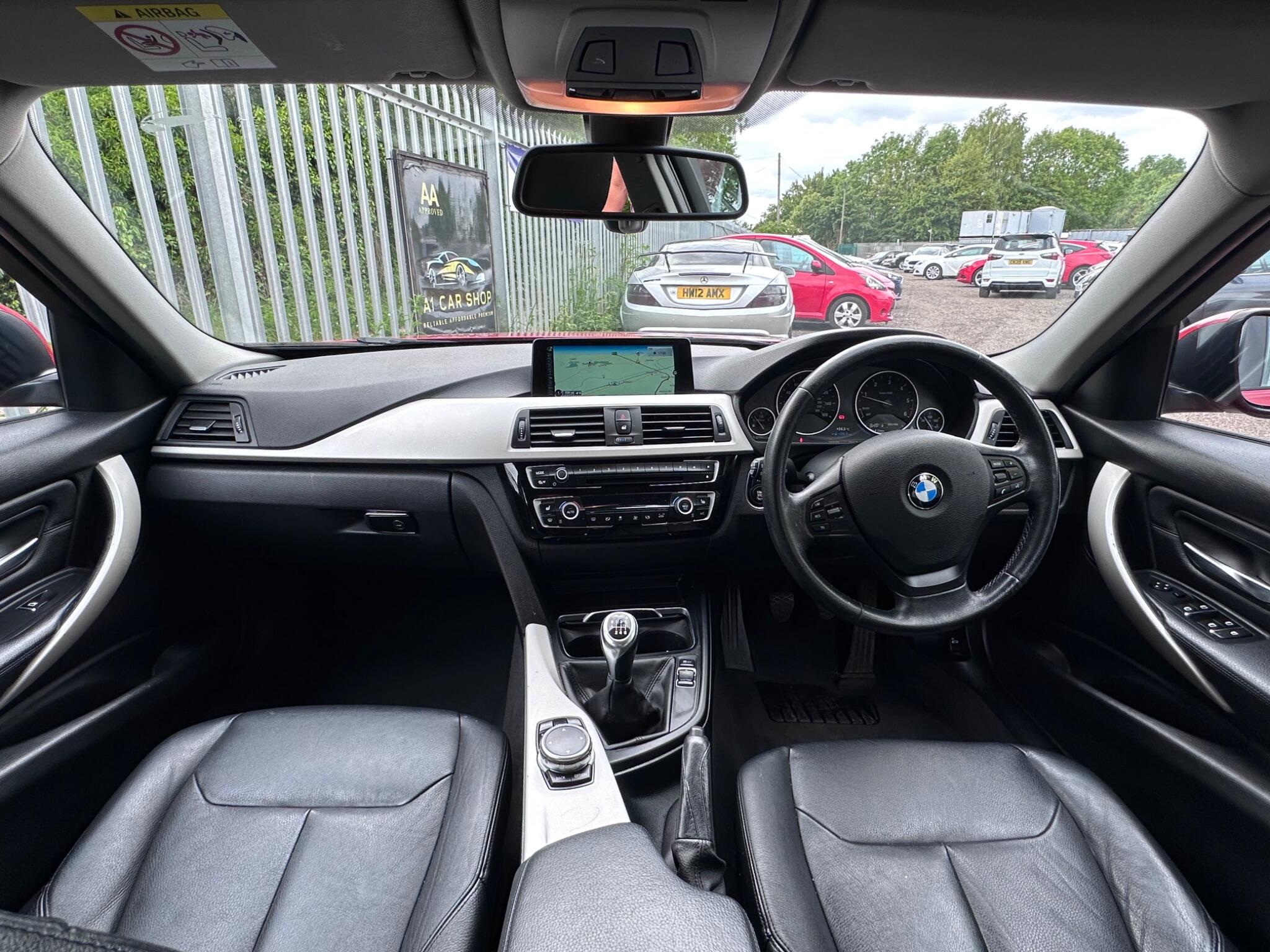 2015 BMW 3 Series image 24