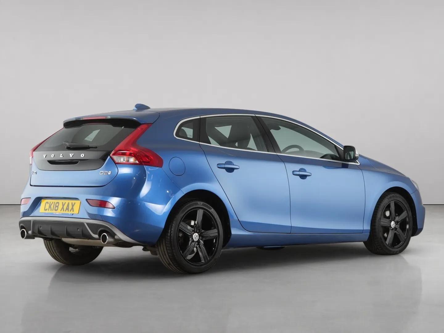 Volvo V40 view 8