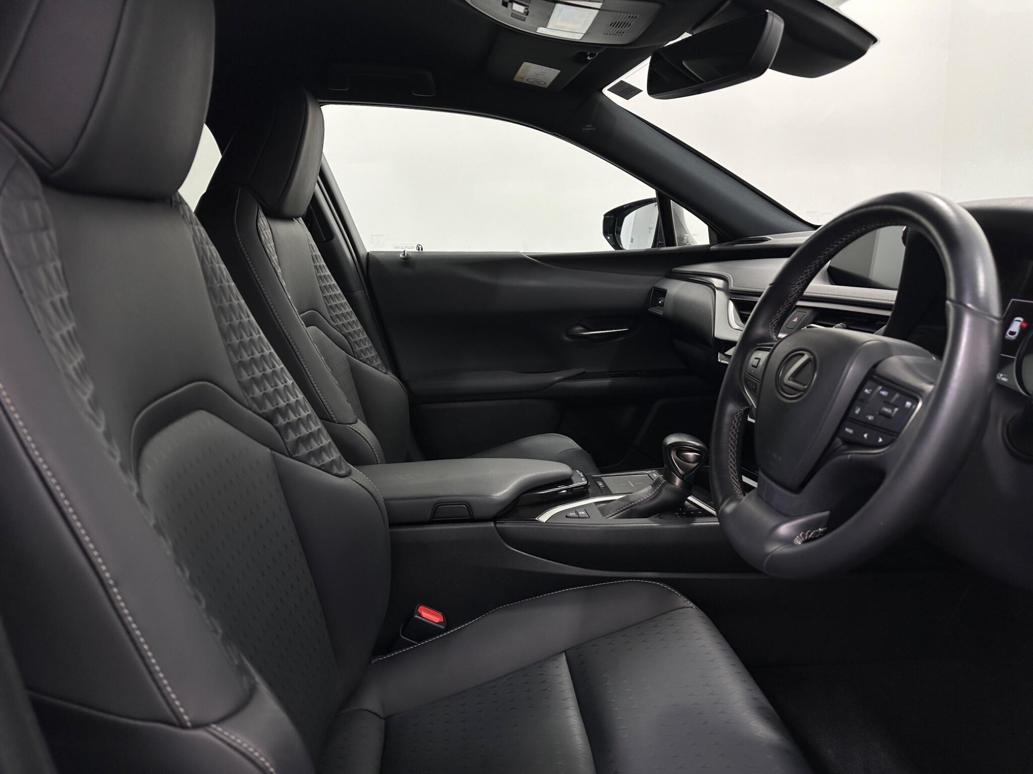 Lexus UX view 32