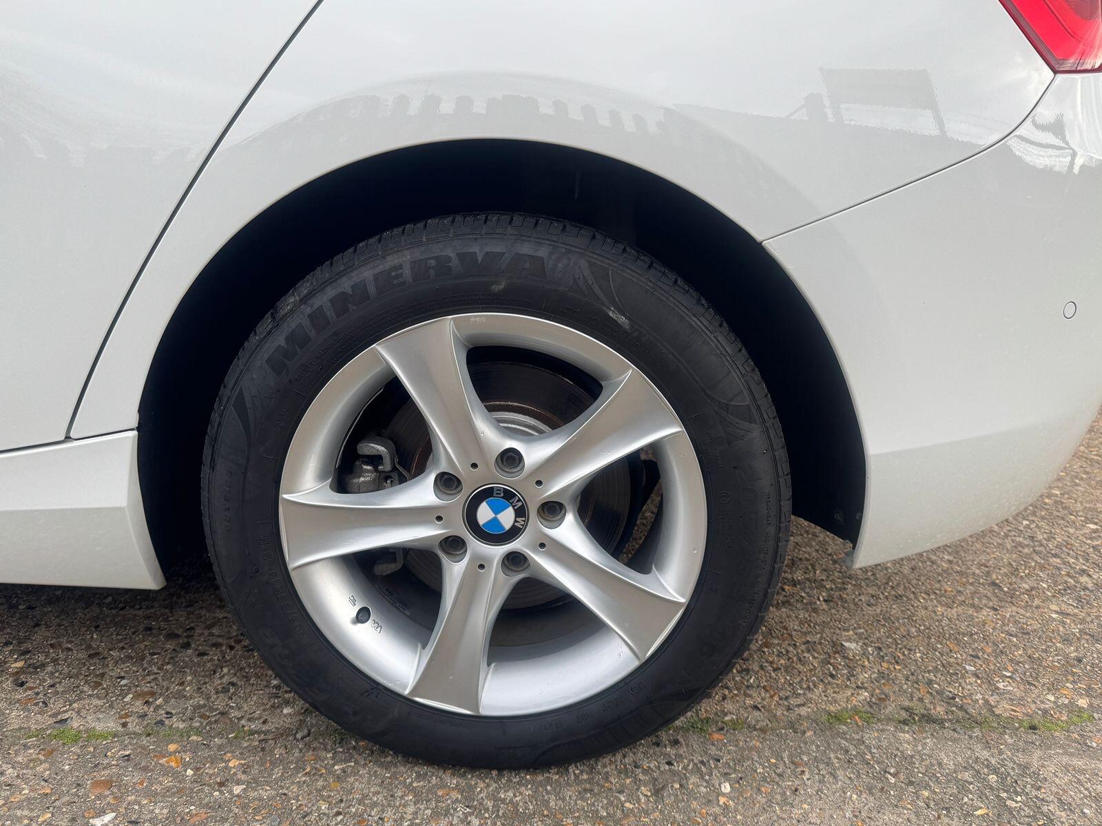 BMW 1 Series view 41